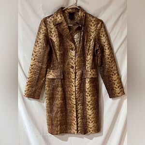 EUC Beautiful Faux Alligator print lightweight coat Beautiful Rich Color size L